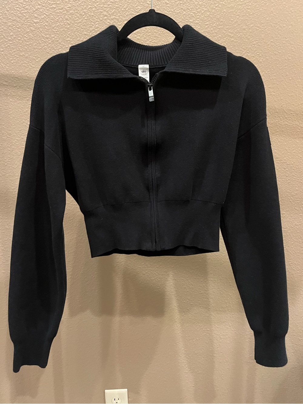 ALO Yoga Black Cropped Zip Sweater